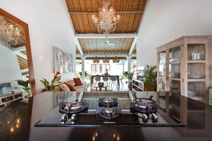 Кута: Bali Villa Near the Beach, 2030