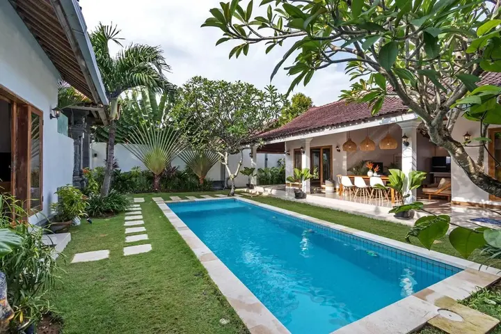 Кута: Bali Villa Near the Beach, 2030