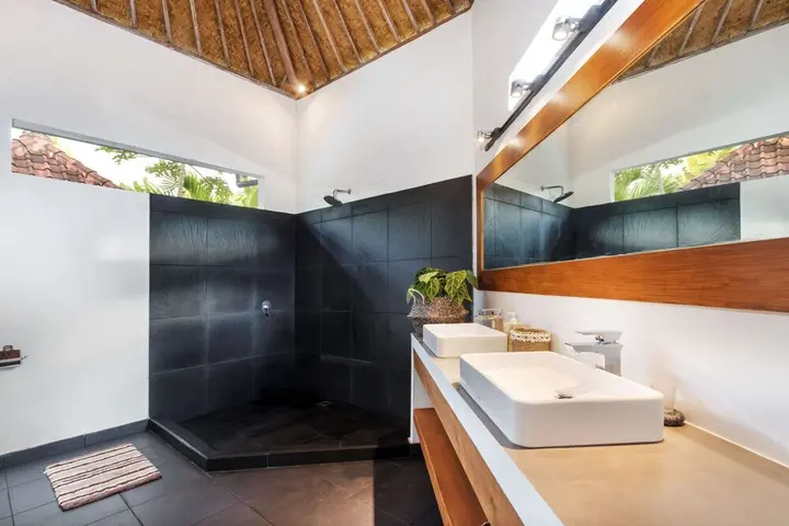 Кута: Bali Villa Near the Beach, 2030