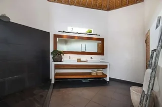 Кута: Bali Villa Near the Beach, 2030
