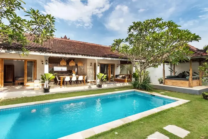 Кута: Bali Villa Near the Beach, 2030