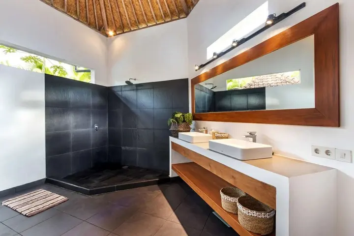 Кута: Bali Villa Near the Beach, 2030