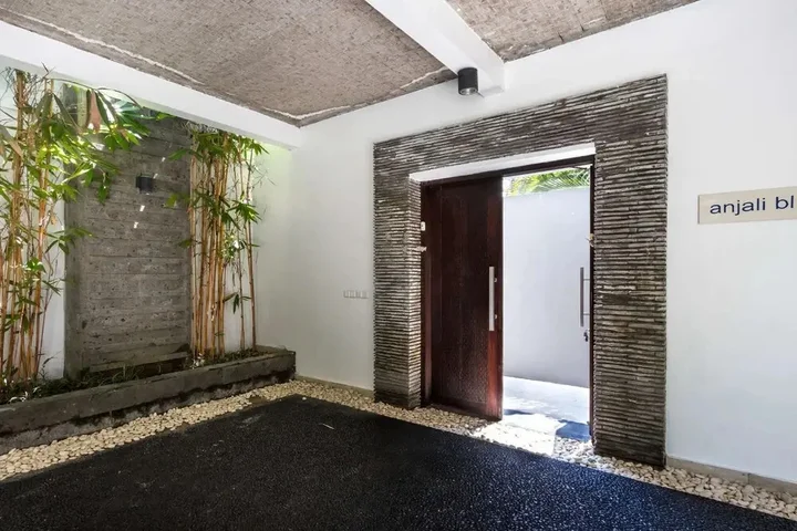 Кута: Bali Villa Near the Beach, 2080