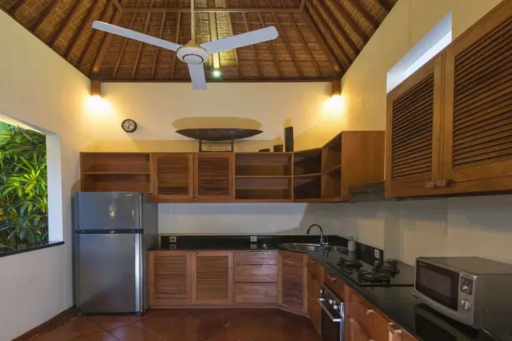 Кута: Bali Villa Near the Beach, 2064