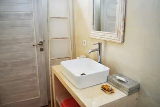 Кута: Bali Villa Near the Beach, 2070