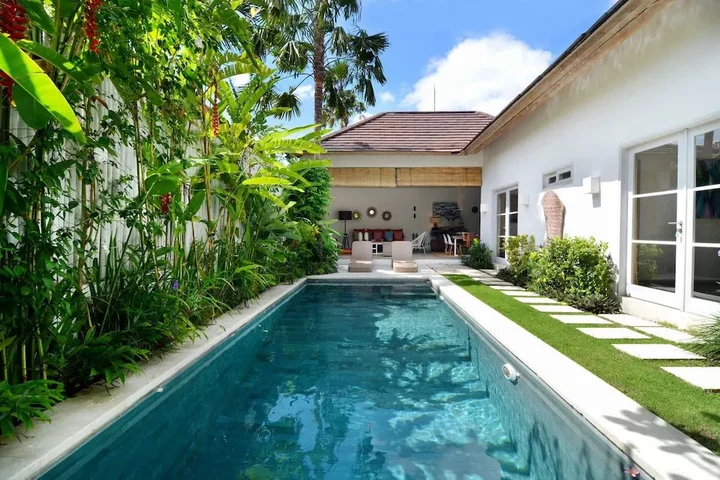 Кута: Bali Villa Near the Beach, 2070