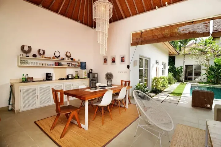 Кута: Bali Villa Near the Beach, 2070