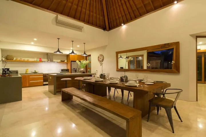 Кута: Imagine Your Family Renting a Luxury Holiday Villa Close to Seminyaks Main Attractions, Villa Bali 2043