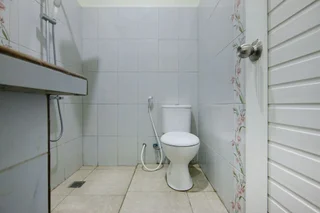 Озеро Тоба: OYO 2382 Wisata Hotel