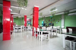 Баликпапан: Capital O 2885 Hemra Hotel