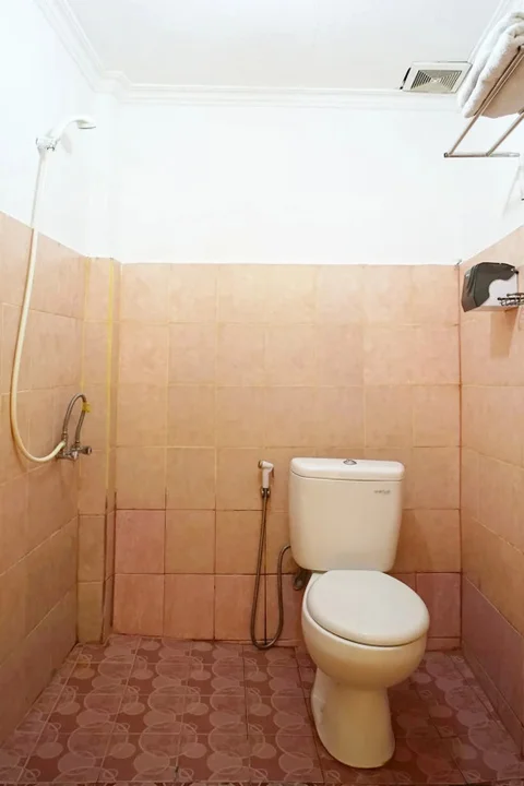 Баликпапан: Capital O 2885 Hemra Hotel