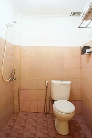 Баликпапан: Capital O 2885 Hemra Hotel