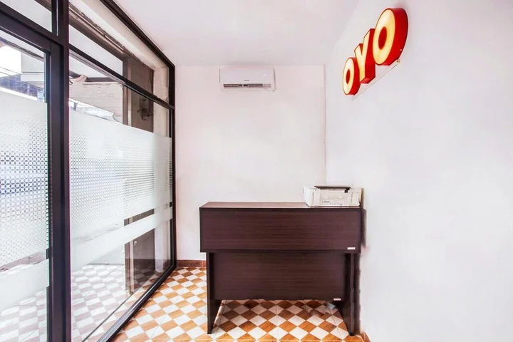 Медан: OYO 2720 Sutomo Inn