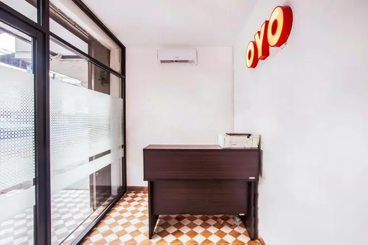 Медан: OYO 2720 Sutomo Inn