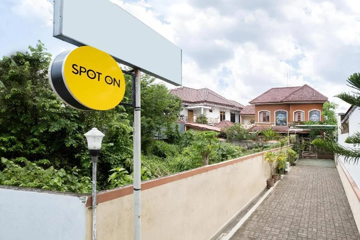 Депок: OYO 1806 Puri Arsita Homestay