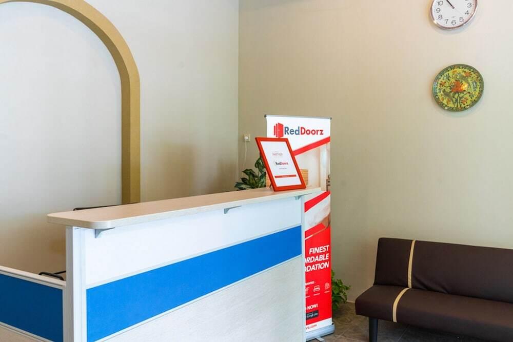 Семаранг: RedDoorz Hostel @ DI Panjaitan Simpang Lima