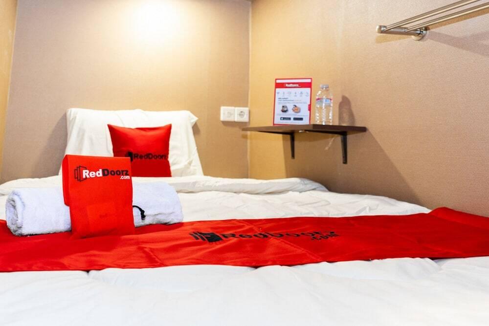 Семаранг: RedDoorz Hostel @ DI Panjaitan Simpang Lima