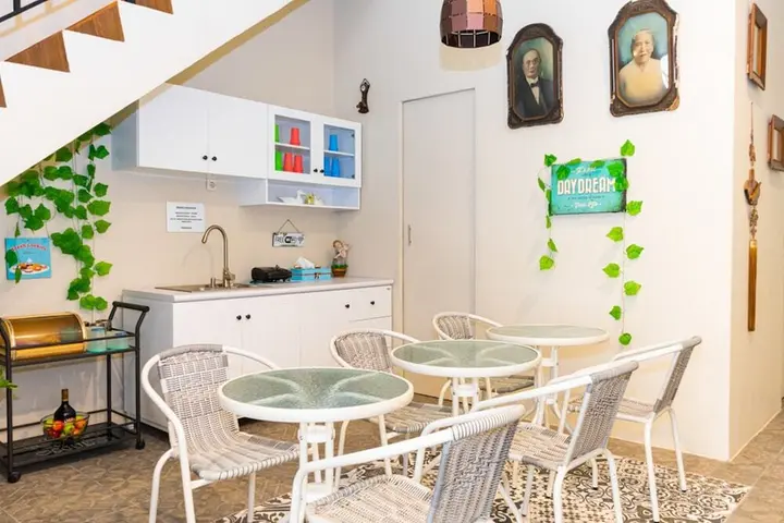 Семаранг: RedDoorz Hostel @ DI Panjaitan Simpang Lima