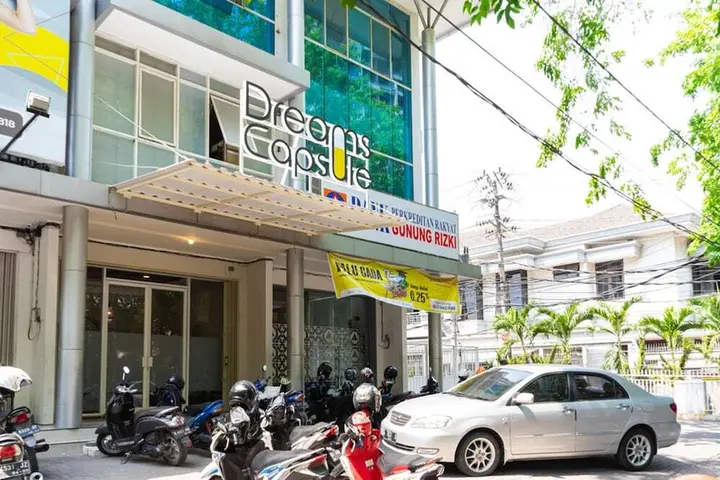 Семаранг: RedDoorz Hostel @ DI Panjaitan Simpang Lima