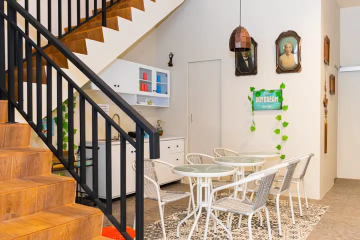 Семаранг: RedDoorz Hostel @ DI Panjaitan Simpang Lima