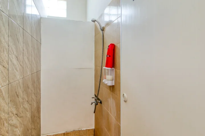 Депок: RedDoorz Hostel near Terminal Condongcatur Jogja