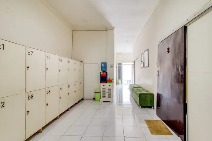 Депок: RedDoorz Hostel near Terminal Condongcatur Jogja