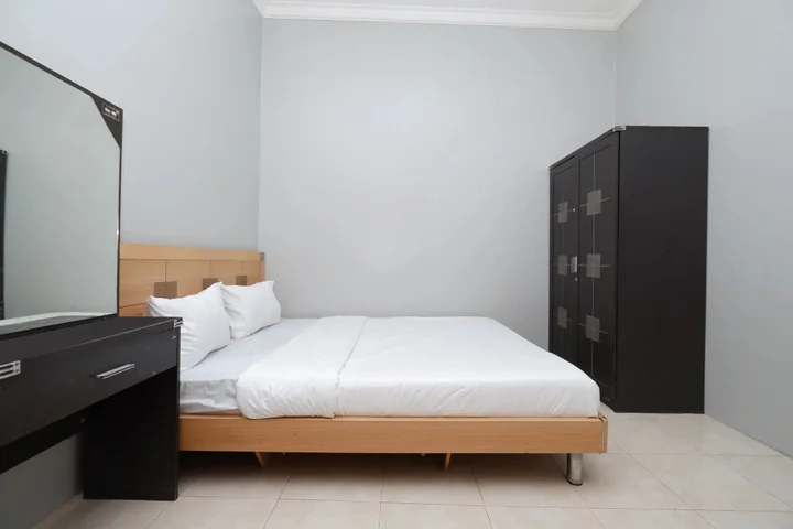 Суракарта: OYO 2737 D'Kost
