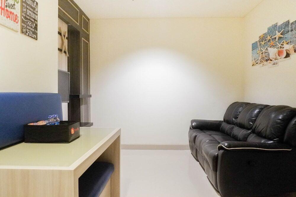 Сурабая: Comfy 1br Apartment at Praxis