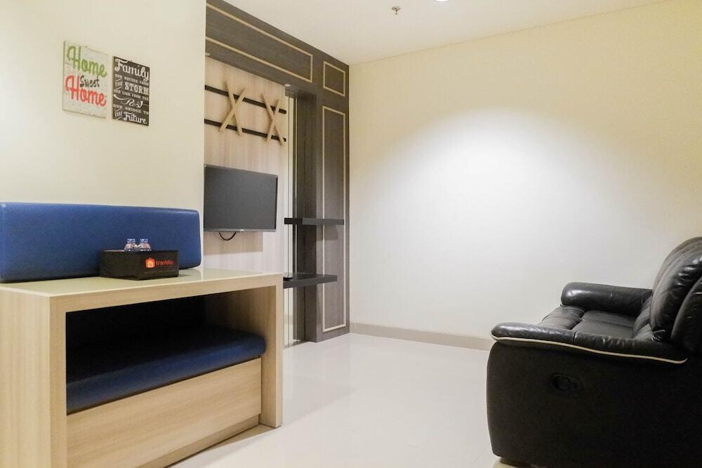 Сурабая: Comfy 1br Apartment at Praxis