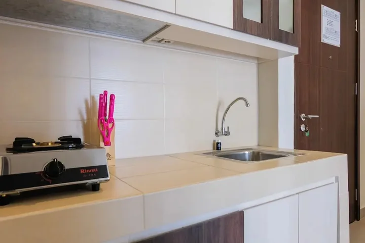 Legok: Modern Living 1BR at Saveria Apartment
