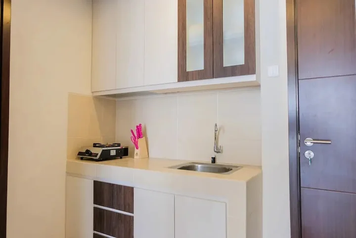 Legok: Modern Living 1BR at Saveria Apartment