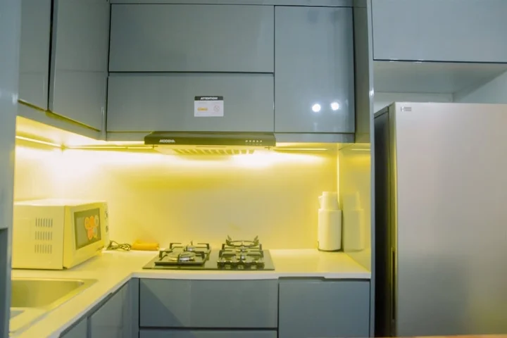 Legok: Cozy And Spacious 1Br Apartment At Casa De Parco