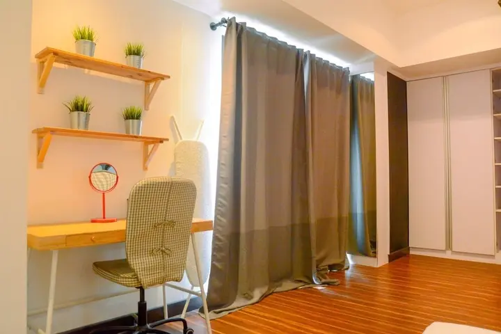 Legok: Cozy And Spacious 1Br Apartment At Casa De Parco