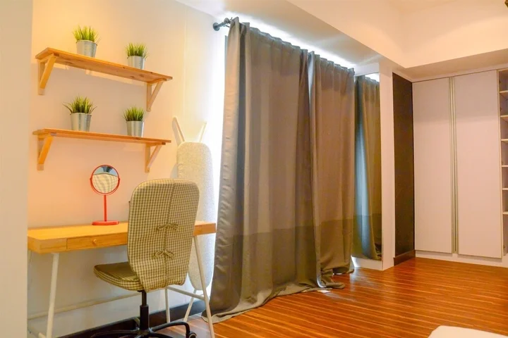 Legok: Cozy And Spacious 1Br Apartment At Casa De Parco
