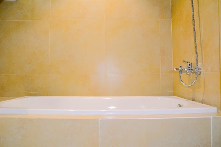 Legok: Luxurious And Pleasant 2br Branz Bsd City Apartment