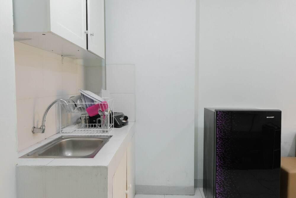 Тангеранг: Simple and Comfy 2BR Apartment at Ayodhya Residence By Travelio