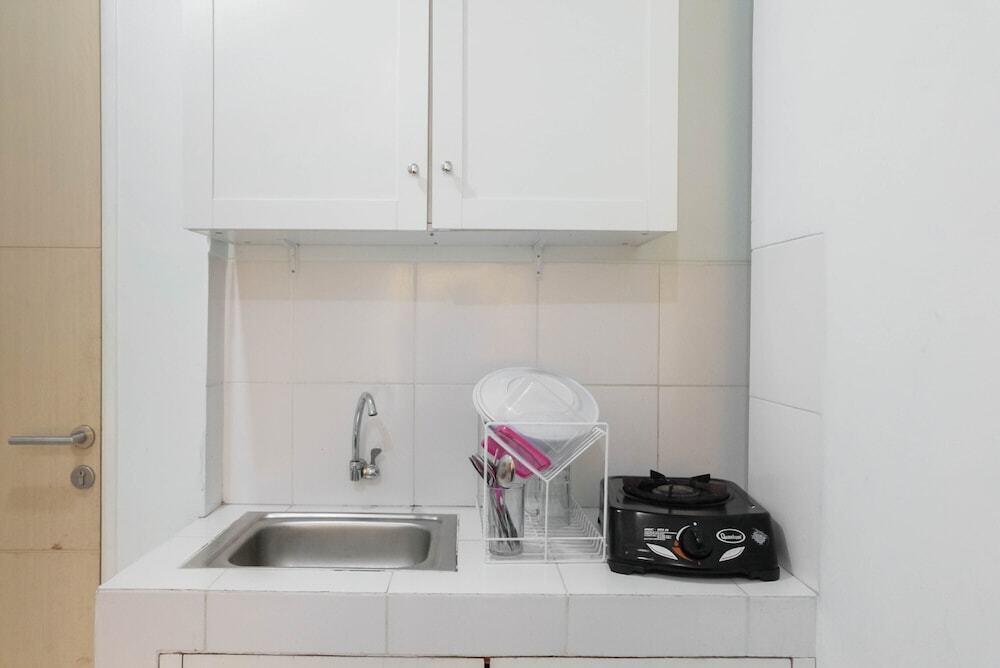 Тангеранг: Simple and Comfy 2BR Apartment at Ayodhya Residence By Travelio