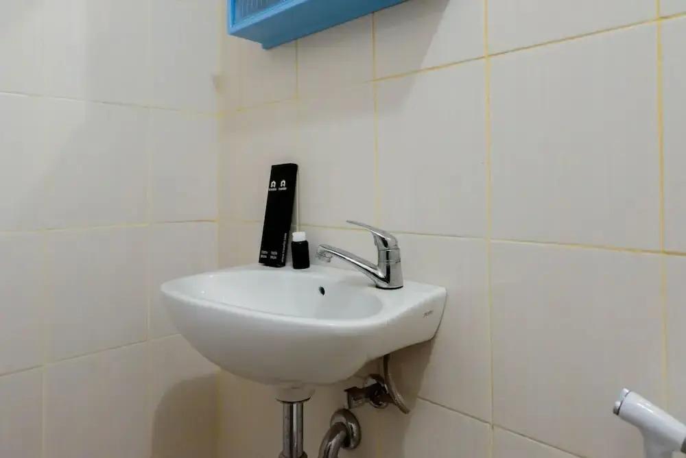 Тангеранг: Luxurious and Convenient 2BR Ayodhya Apartment
