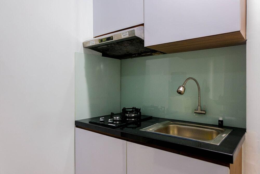 Тангеранг: Luxurious and Convenient 2BR Ayodhya Apartment