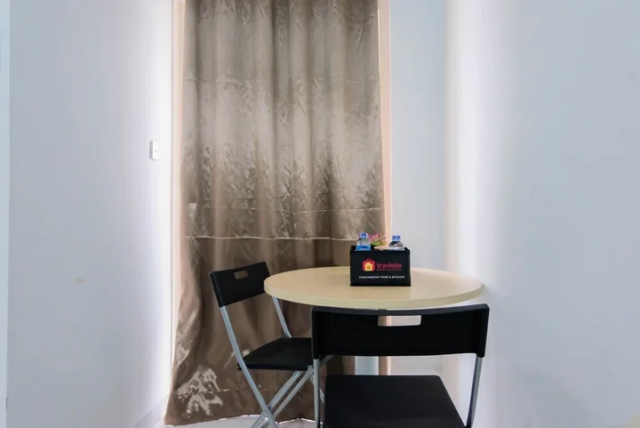 Тангеранг: Luxurious and Convenient 2BR Ayodhya Apartment