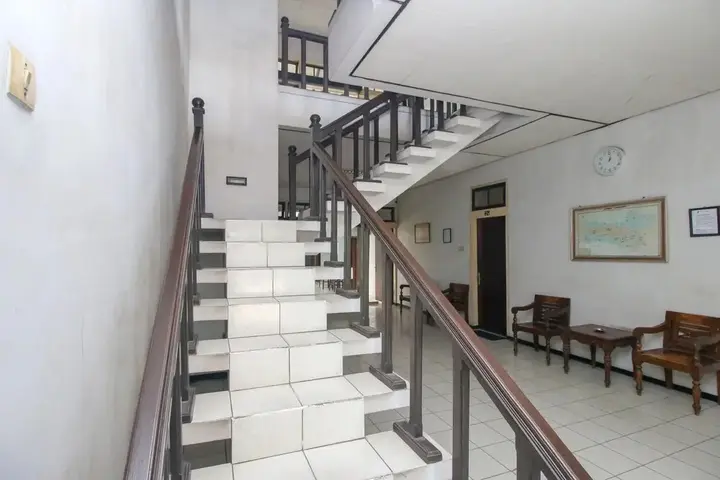 Суракарта: Airy Stasiun Balapan Monginsidi 106 Solo