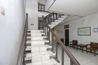 Суракарта: Airy Stasiun Balapan Monginsidi 106 Solo
