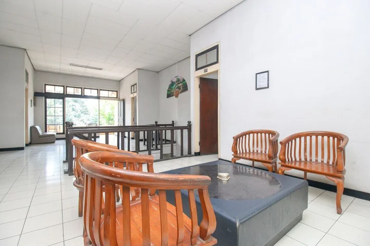 Суракарта: Airy Stasiun Balapan Monginsidi 106 Solo