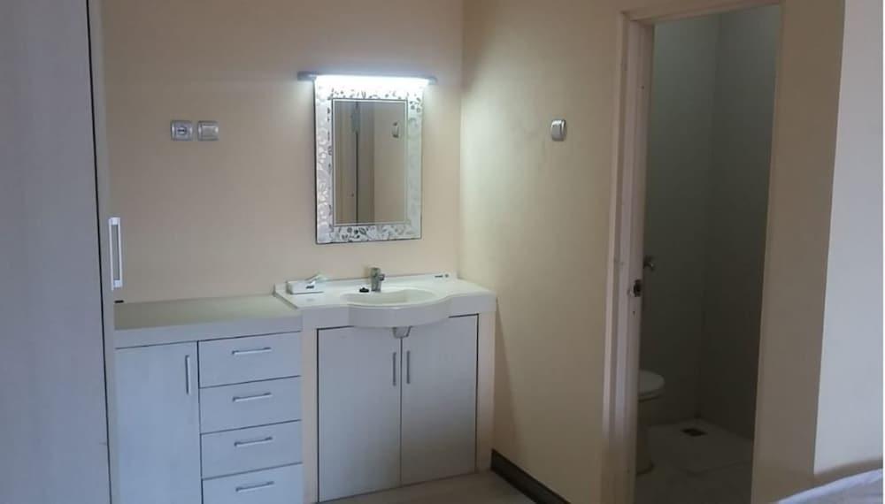 Маланг: DIA2 Guest House