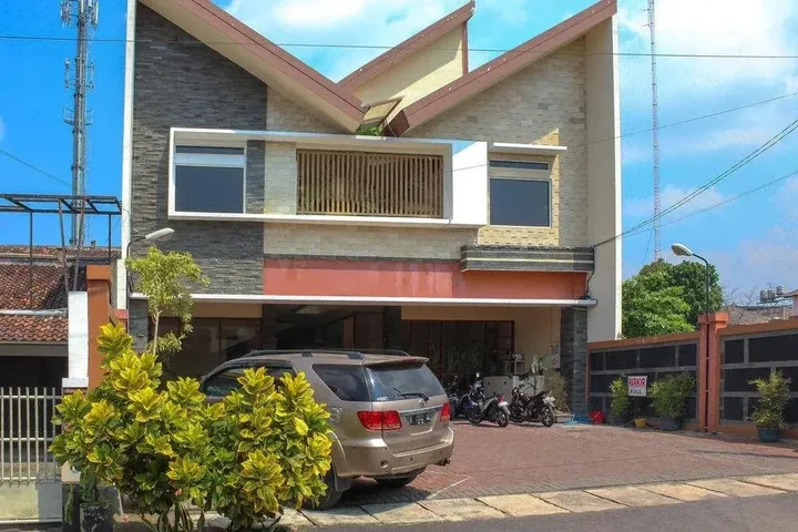 Маланг: DIA2 Guest House