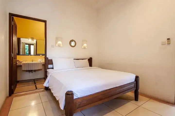 9-BR Private Pool Villa Walk to Seminyak Beach — фото 2