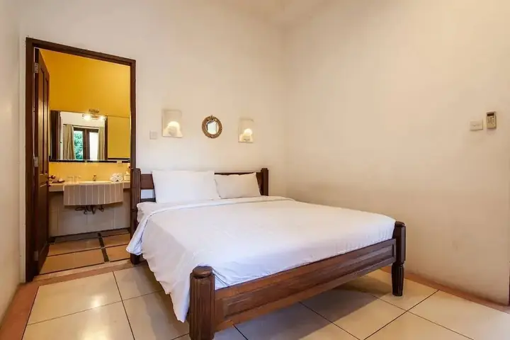 Кута: 9-BR Private Pool Villa Walk to Seminyak Beach