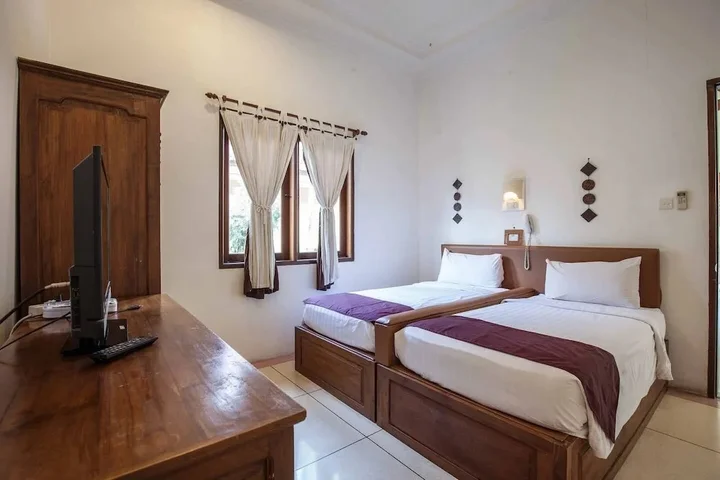 Кута: 9-BR Private Pool Villa Walk to Seminyak Beach