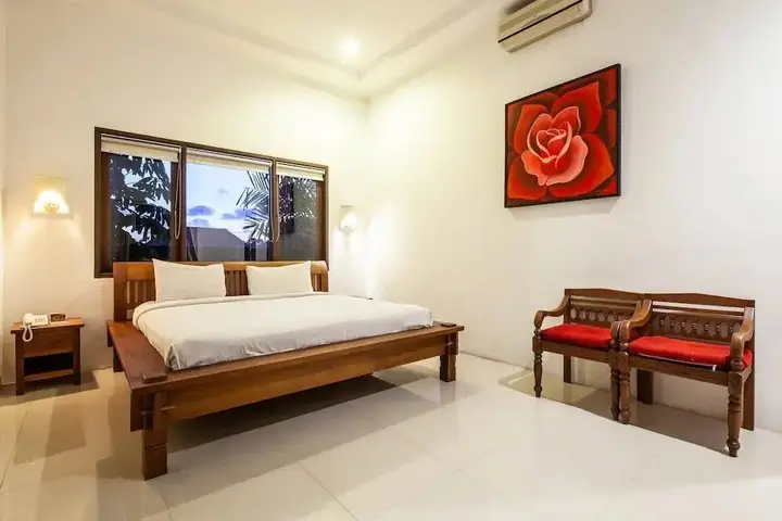 9-BR Private Pool Villa Walk to Seminyak Beach — фото 4