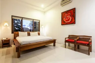 Кута: 9-BR Private Pool Villa Walk to Seminyak Beach